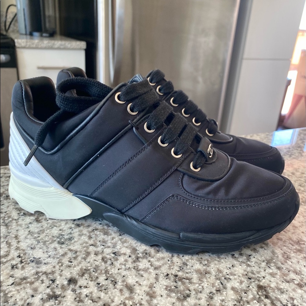 ❌SOLD❌ 
Chanel interlocking CC leather trainers